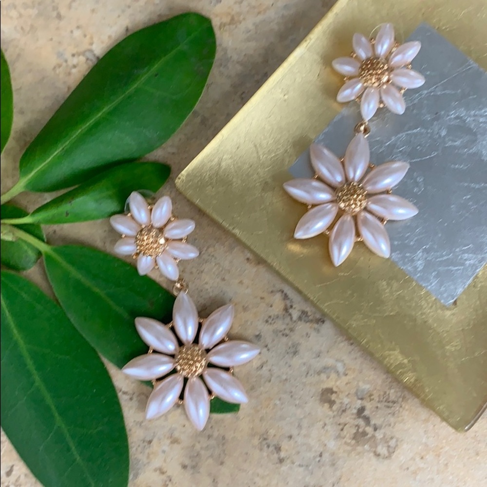 NANTUCKET, MA | Floral Drop Stud Earrings